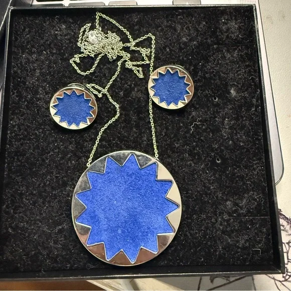 House of Harlow 1960 Sunburst Blue/Silver Pendant Necklace & Earrings Set - Picture 2 of 6